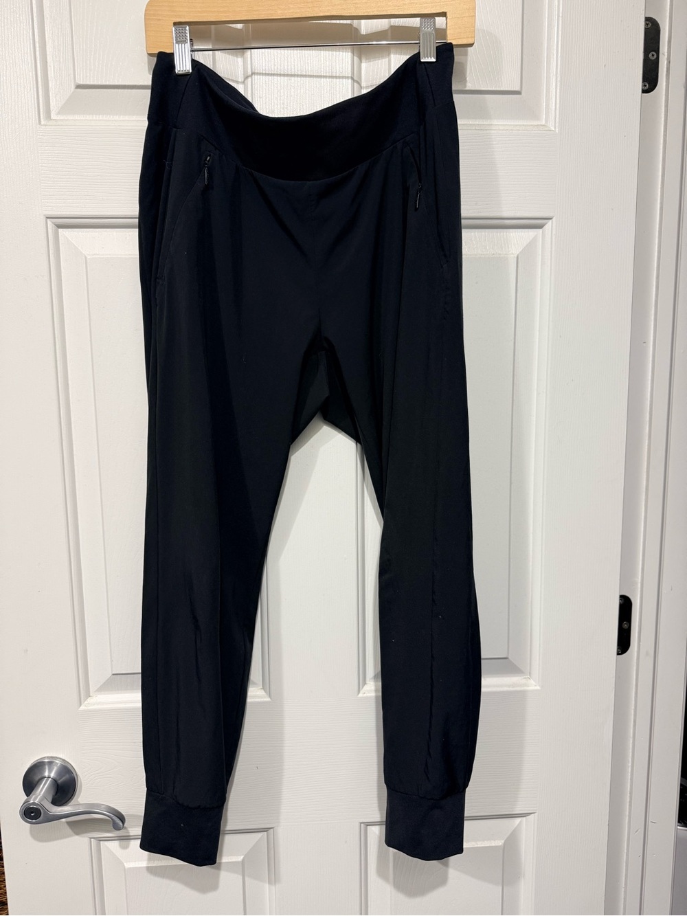 Athleta Venice High Rise Jogger Black Medium petite Length